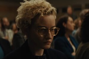 Julia Garner nel film Weapons