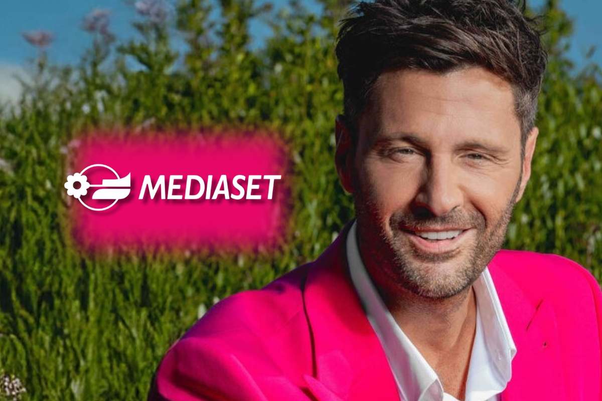 Filippo Bisciglia e logo Mediaset