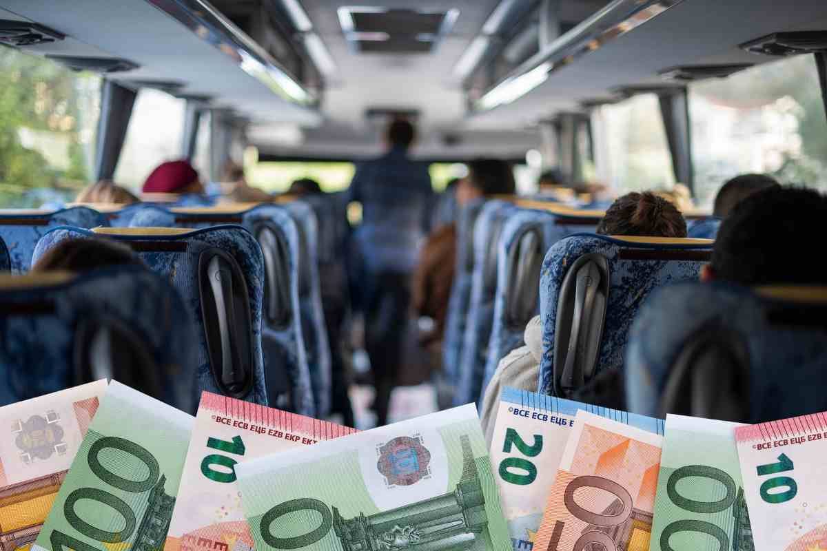Persone sul bus e soldi