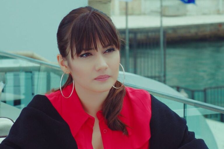 Forbidden Fruit trame turche: Zeynep (tra le lacrime) è costretta a farlo