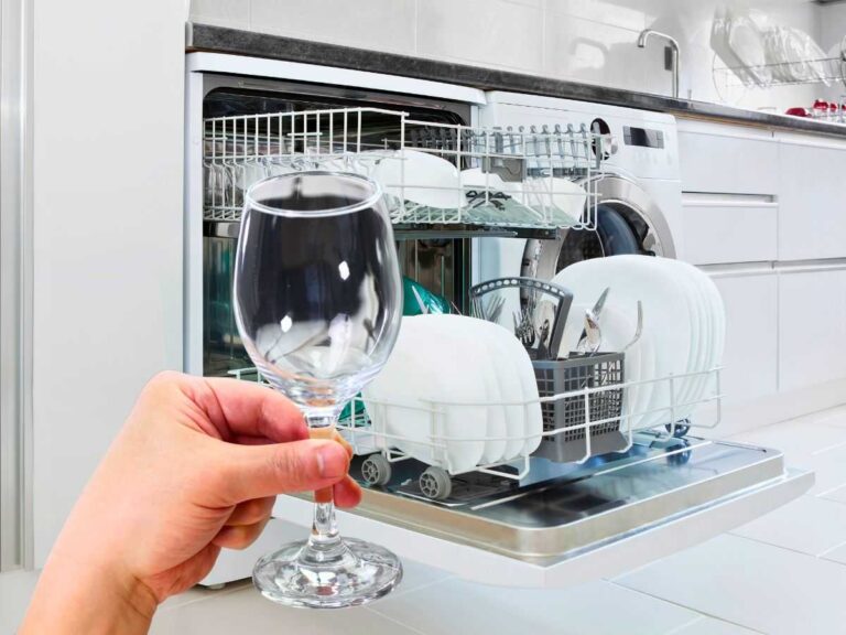 Metti questo in lavastoviglie ogni 3 giorni e guarda cosa accade: ti sembrerà come nuova