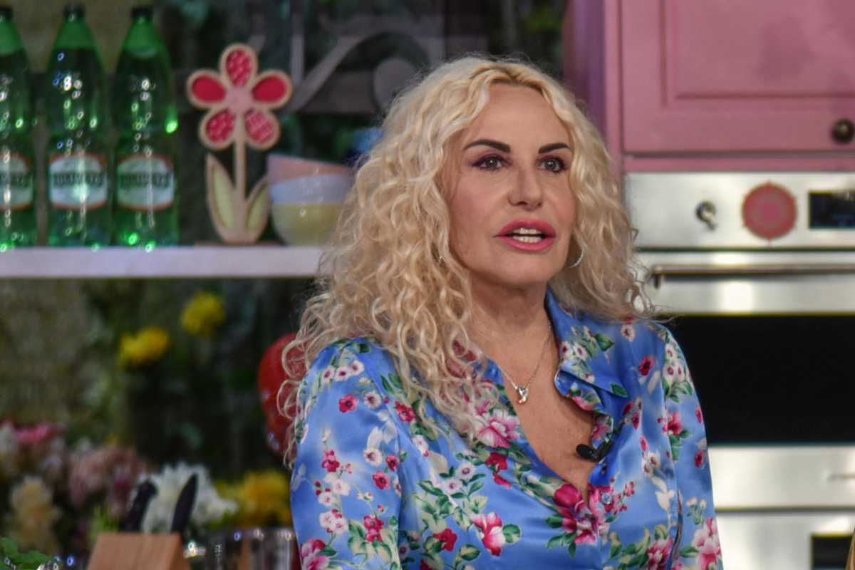 Antonella Clerici che parla