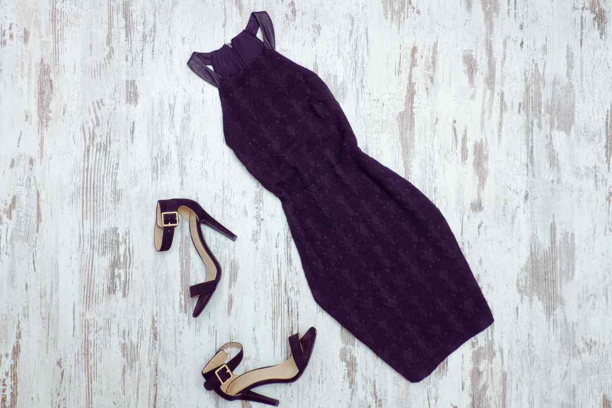 tubino nero e scarpe